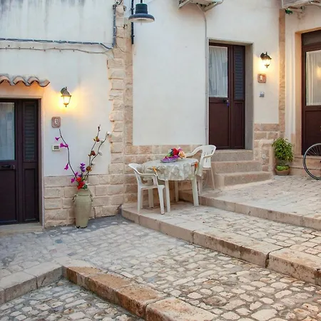 Anticu Dammusu 3 Holiday home Scicli